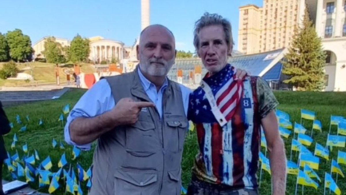 FredBuford's tweet image. 2 degrees of separation from Biden, Zelensky and Harris. #Trump2024 #TrumpAssasinationAttempt