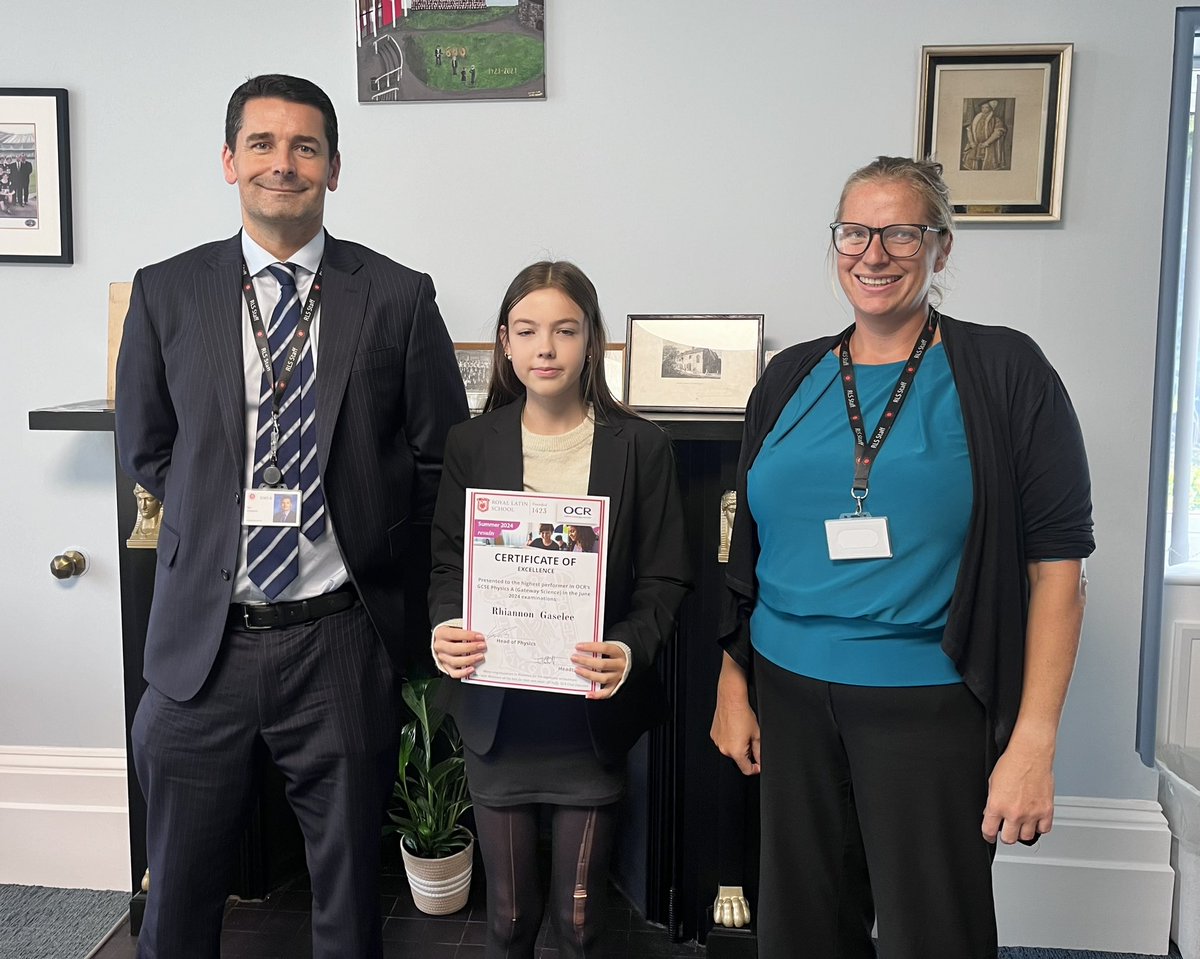 Huge congratulations from Mr Chislett and Miss Williams to Rhiannon from Yr12 who has achieved the highest grade in the COUNTRY for OCR GCSE Physics A in June 2024! Outstanding! 👏