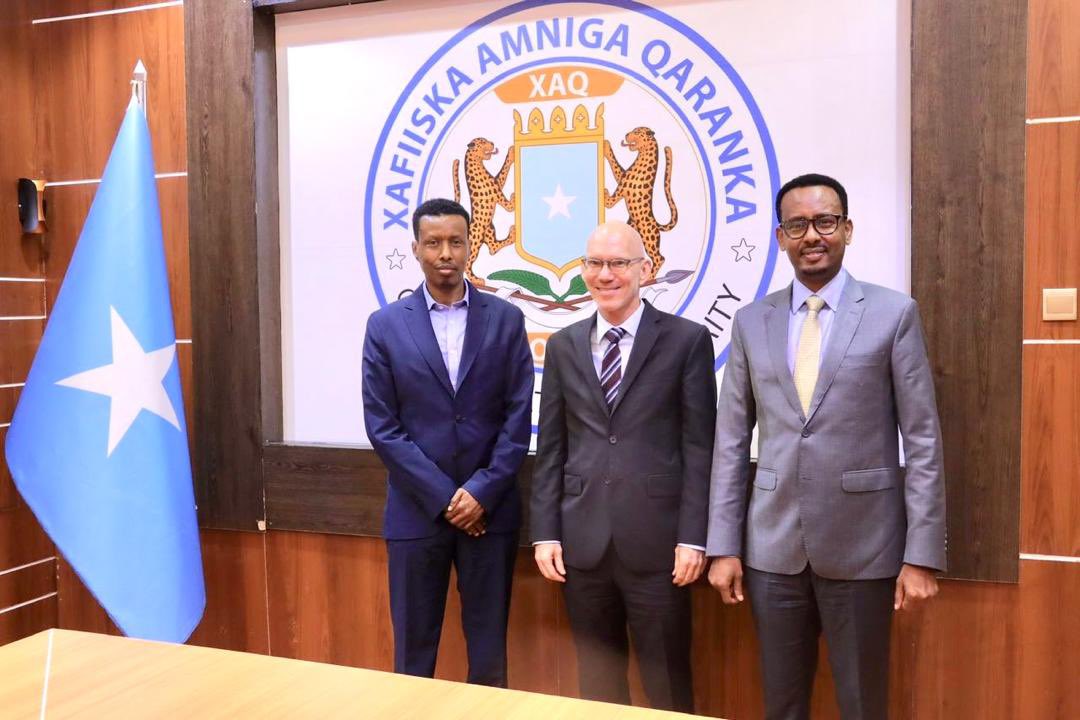 Office of National Security (@onssomalia) on Twitter photo NSA <a href="/XuseenMacallin/">Hussein Sheikh-Ali</a> & COS <a href="/Hakiimov/">Abdihakim M. Yusuf</a> met with Acting SRSG <a href="/UNSomalia/">UNSOM</a> James Swan today at <a href="/TheVillaSomalia/">Villa Somalia</a> today.
Discussion revolved around Security transition(ATMIS/AUSSOM), UNSOM transition, Security Sector Developments and current developments in #Somalia and the region. NSA <a href="/XuseenMacallin/">Hussein Sheikh-Ali</a> & COS <a href="/Hakiimov/">Abdihakim M. Yusuf</a> met with Acting SRSG <a href="/UNSomalia/">UNSOM</a> James Swan today at <a href="/TheVillaSomalia/">Villa Somalia</a> today.
Discussion revolved around Security transition(ATMIS/AUSSOM), UNSOM transition, Security Sector Developments and current developments in #Somalia and the region.