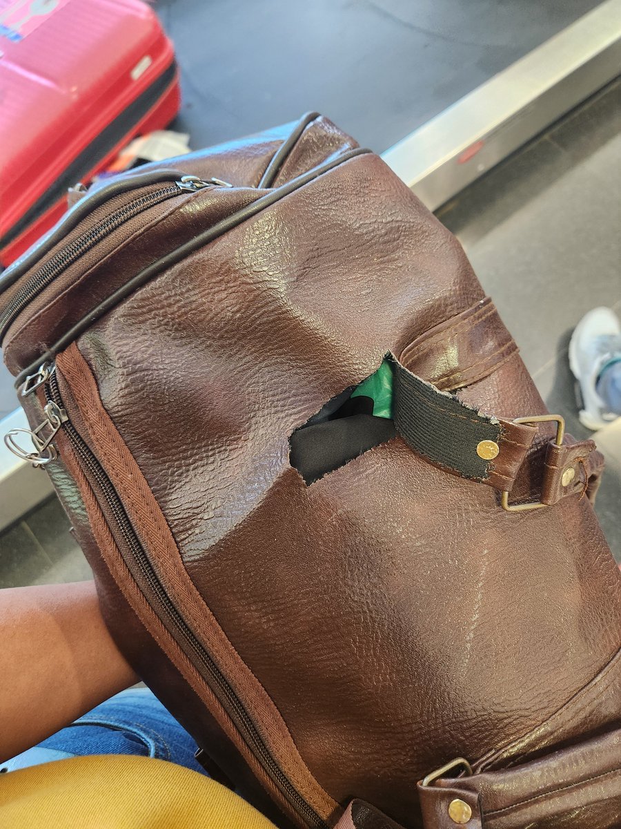 SAjayGanesh's tweet photo. @malaysianai airlines damaged my check in bag while travelling from Chennai to Penang on 7th sep.  Damage report was filed but I am unable to follow up as all contact posted online is unreachable. Please assist. Will dm documents upon request. https://t.co/Dl0IpcdHCd