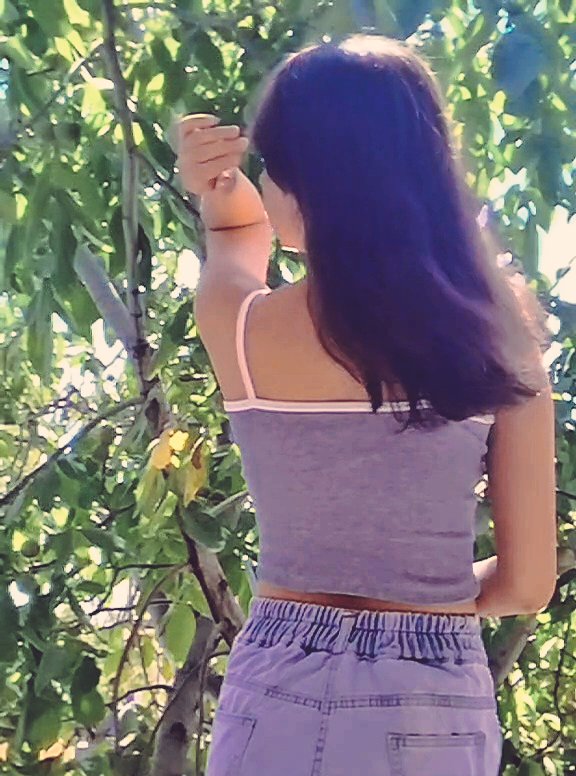 من یک نفرم، یکی از بی‌شمار زنان شهر.
شهریور ۱۴۰۳
#مهسا_امینی