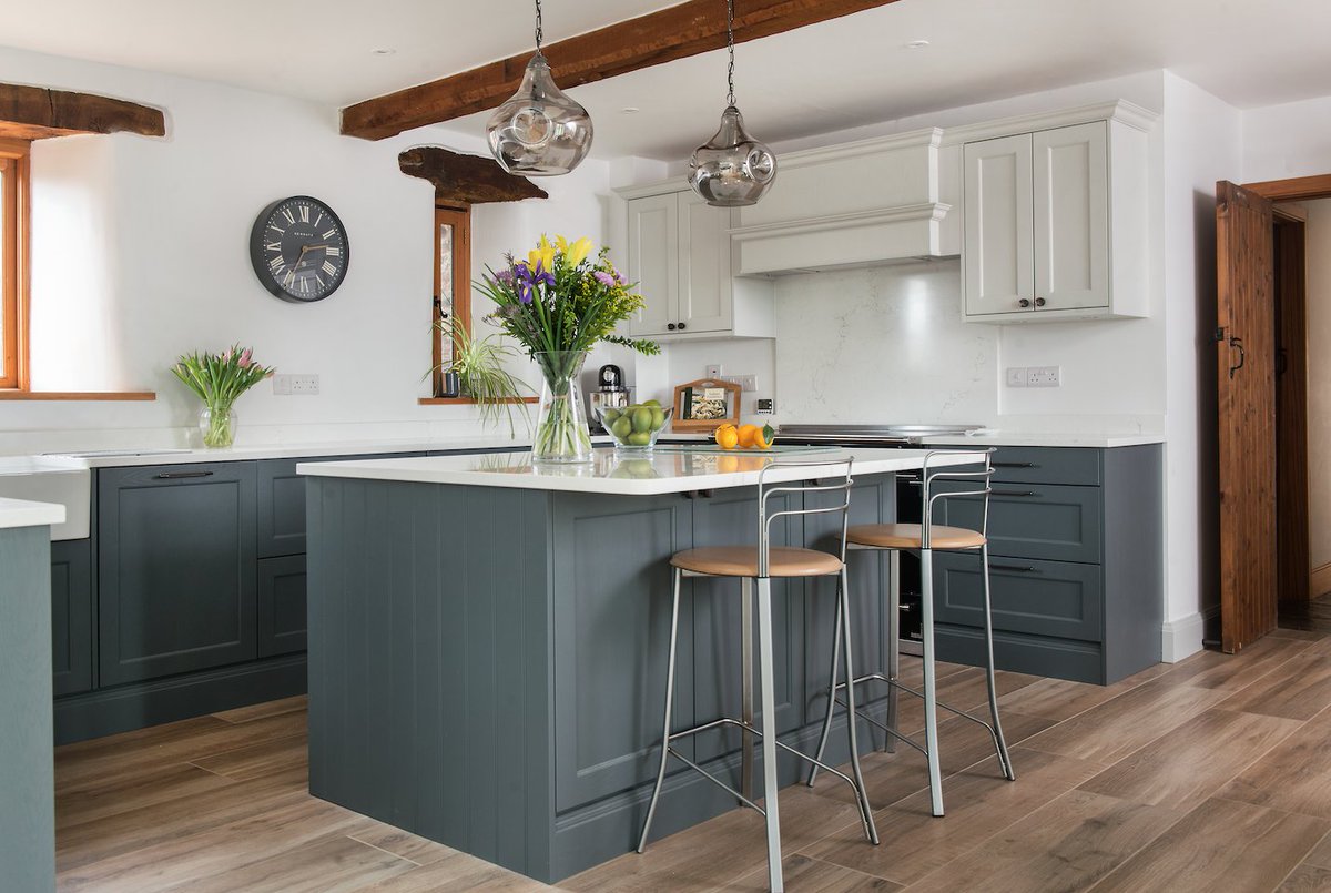 stonehamkitchen's tweet image. From classic in-frame kitchens to contemporary #handlelesskitchens our brochure offers the best of both. Plus, it includes plenty of ideas for storage features such as pantry units, bars, booths, islands and much more. 

Request a free copy here - ow.ly/Jush50Tkh0Q
