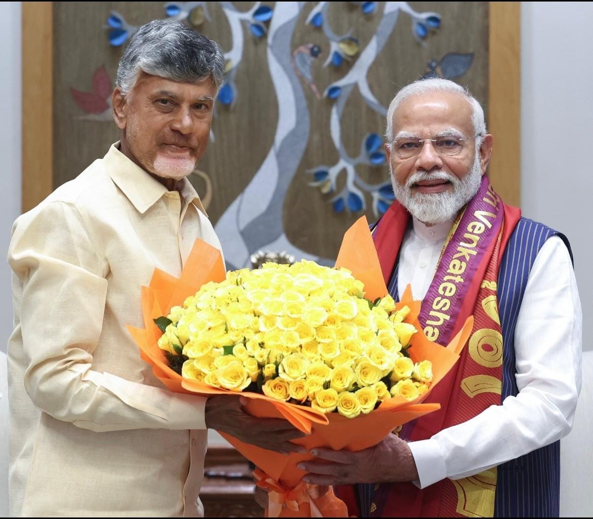 PrabhakarVPC's tweet photo. ప్రపంచ అగ్ర దేశాలకు పోటీగా భారత దేశాన్ని అభివృద్ధి పథంలో పరుగులు పెట్టిస్తున్న నాయకుడు, భారత ప్రధాని శ్రీ @narendramodi గారికి పుట్టినరోజు శుభాకాంక్షలు..
#HappyBdayModiji https://t.co/wqDWpbsl3T