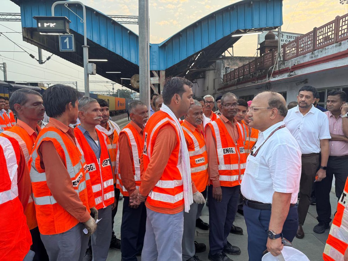 Indian Railways recently launched swachhta Hi Sewa Campaign - 2024. To mark this campaign participated in cleanliness and tree plantation activities at Delhi Cantt Railway Station and interacted with our frontline staff.