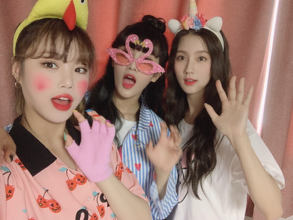 si quieren saber cómo es que nuestras vibras están resonando en cada rincón 🚪 ࣪˖ #𝑓ind·𝔪e𓊆𝚔n𝐨̈c𝚔𓊇⁩ la puerta secreta a nuestras locuras y está de testigo el #ēzra͠ʼ𝚜開始𝐦𝐩𝟑⁩ pero no lo culpamos ya que nadie se pudo resistir.

✯ ˚. 𓊆 𝐫ė𝕥r𖦹 ᖫྀ 𝕘ir𝐥𝕪 𝚙ō𝚙 𓆪