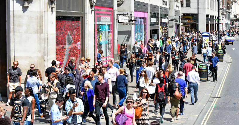 MayorofLondon's tweet photo. Oxford Street has been a beloved retail destination for Londoners &amp; tourists for generations. But it’s suffered hugely in recent years &amp; needs a new lease of life.

With the govt’s support, our plans to pedestrianise &amp; revitalise Oxford Street will return it to its former glory.