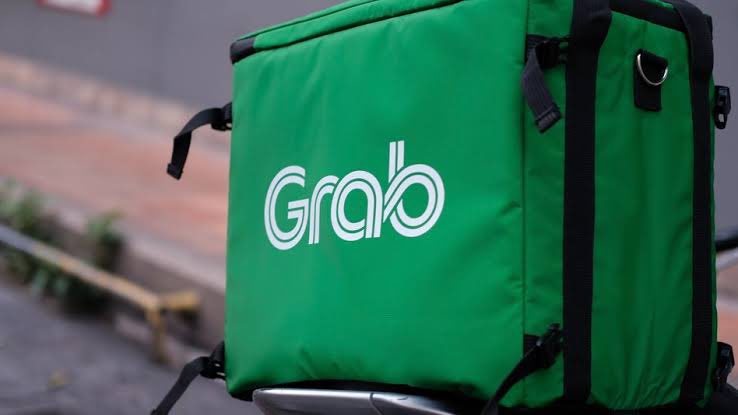 これのジャケット着た原付が居た