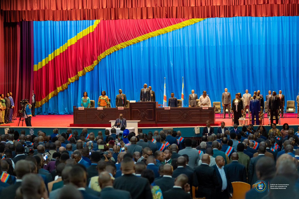 KanyindaPat's tweet photo. Rentrée parlementaire :

L’hon. 2è vice-pdt @CMbosoNkodia a pris part à la cérémonie solennelle d’ouverture de la session de septembre de l’@AssembleeNatRDC, présidé par l’hon. pdt @VitalKamerhe1 !

Bien avant, il a assisté avec les autres membres du bureau à celle du @senatrdc ! https://t.co/xwnaMpWU3T
