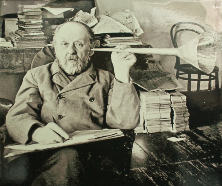 «Планета есть колыбель разума, но нельзя вечно жить в колыбели». К. Циолковский (1857-1935). Сегодня у него день рождения.