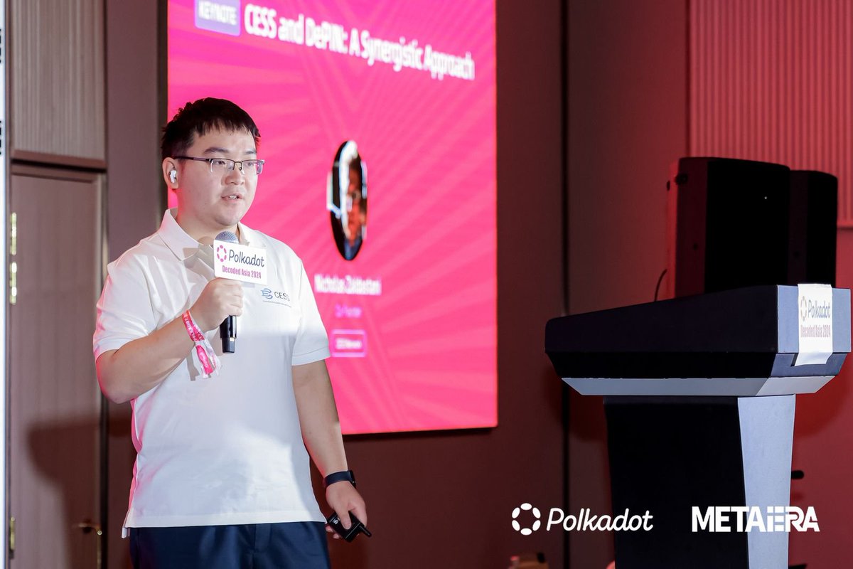MetaEraHK's tweet photo. 📸MetaEra @ Token2049 'Polkadot Decoded Asia 2024' Highlights!  

Tony from @CESS_Storage delivered a keynote speech on “The Collaborative Approach of CESS and DePIN”.

He shared the current challenges in the industry ,and explained CESS's innovations in the trend of data and storage.  

#Token2049 #Polkadot #MetaEra