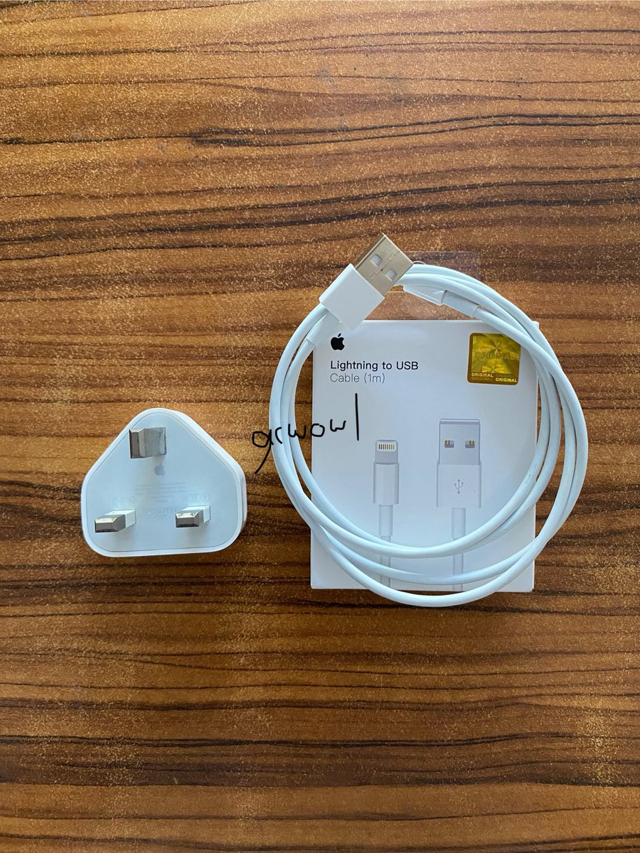 grwowl's tweet photo. wts kabel iphone lightning to usb
150k

preloved yakk alasan jual karena udah ganti hp baru~ 
masih ok pemakaian pribadi satu tahun 
bisa oren freeong 

#wts #kabeliphone https://t.co/m1DdEgOGuY