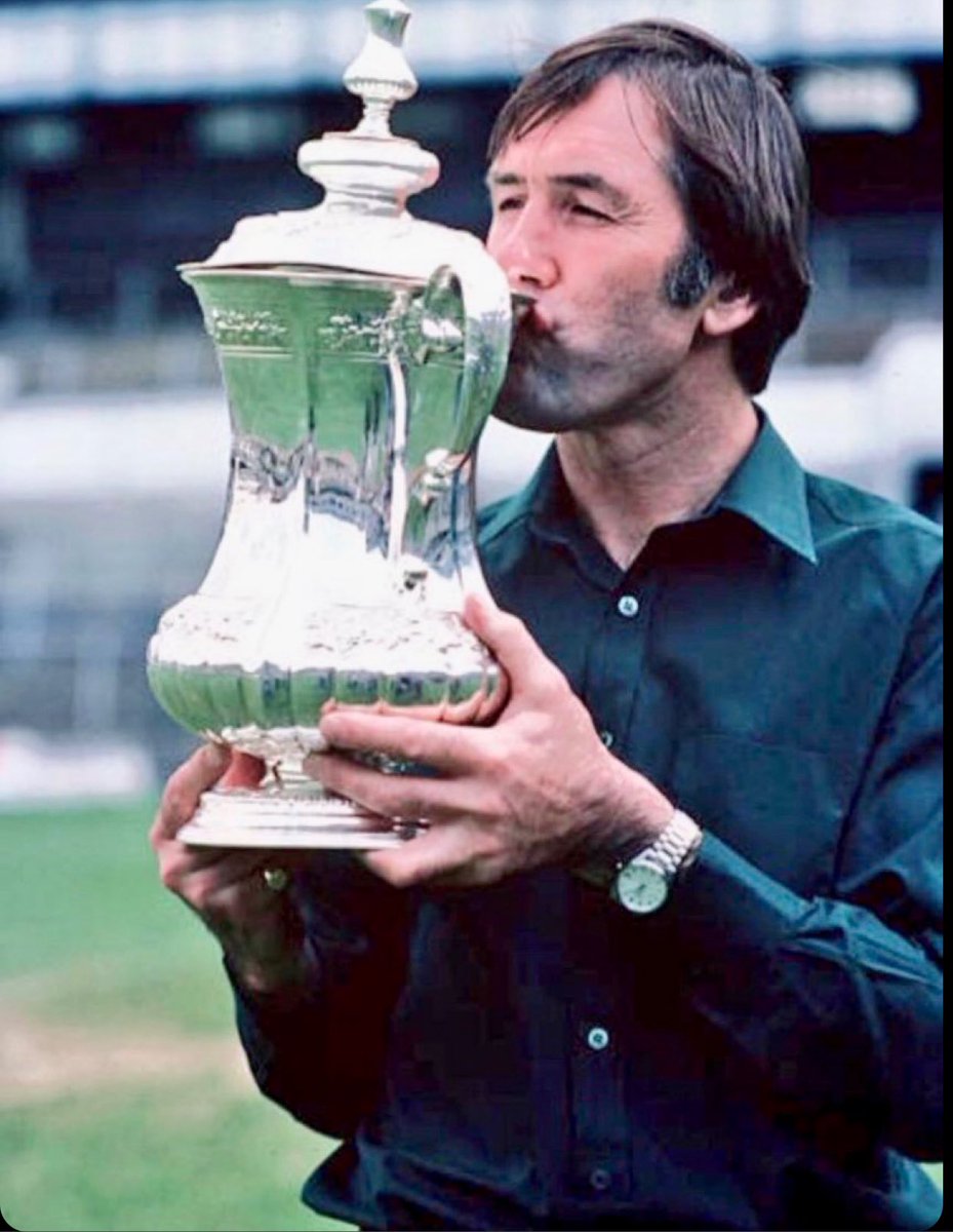 JonnyH3232's tweet image. 📸 Keith Burkinshaw with the Cup 

🖥️ Managed #Spurs 76 to 84

🏆FACup 81 &amp;amp; 82 UEFA cup 84 

🥇He won more trophies at the club than all but the great Bill Nic 

🗣️Leaving #Tottenham he said 

”There used to be a football club over       there”

🤔 How true are those words today