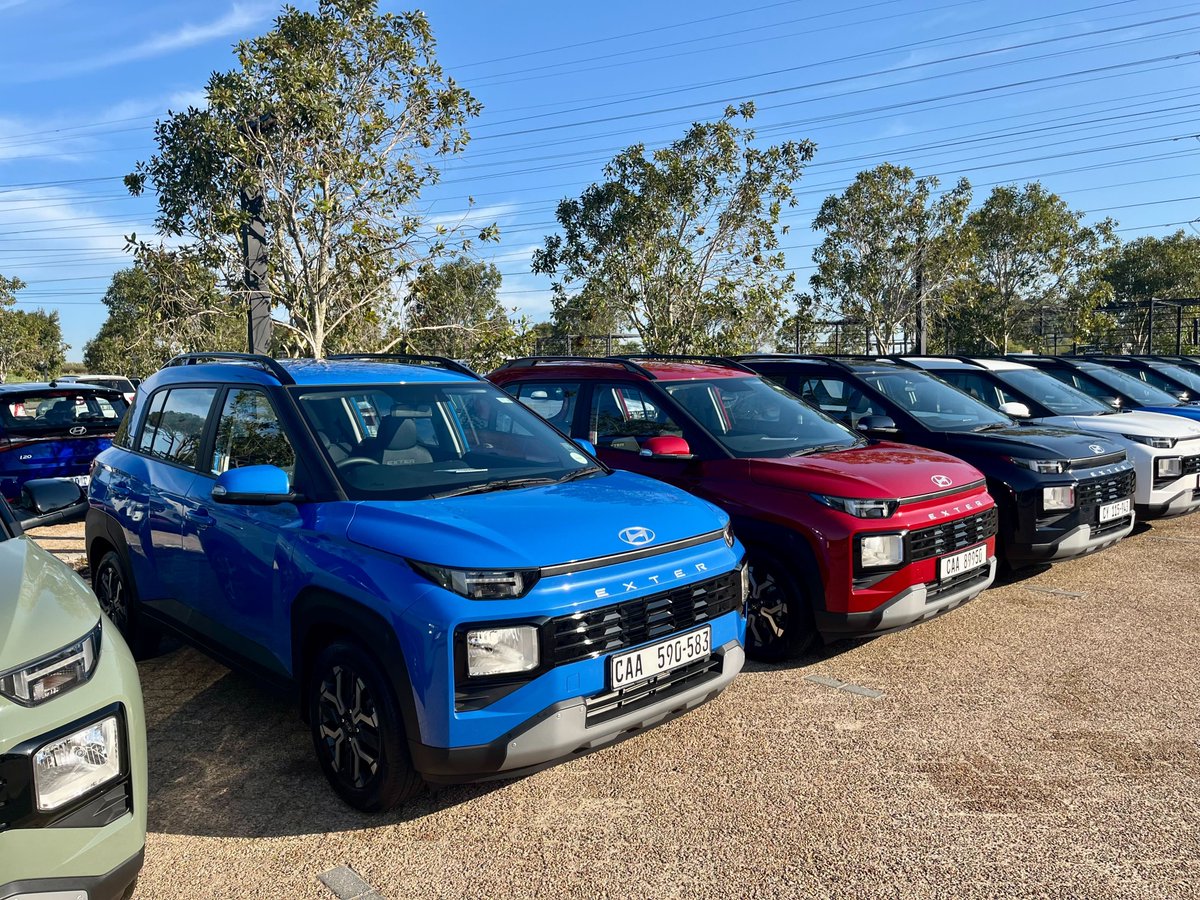 AutoTraderSA's tweet image. We’re in Stellenbosch to drive the brand new @HyundaiSA #Exter, the brand’s smallest #SUV. With prices starting from just R269 900, the Grand i10-based Exter is sure to shake up the segment. Would you consider this Indian-built baby-SUV?