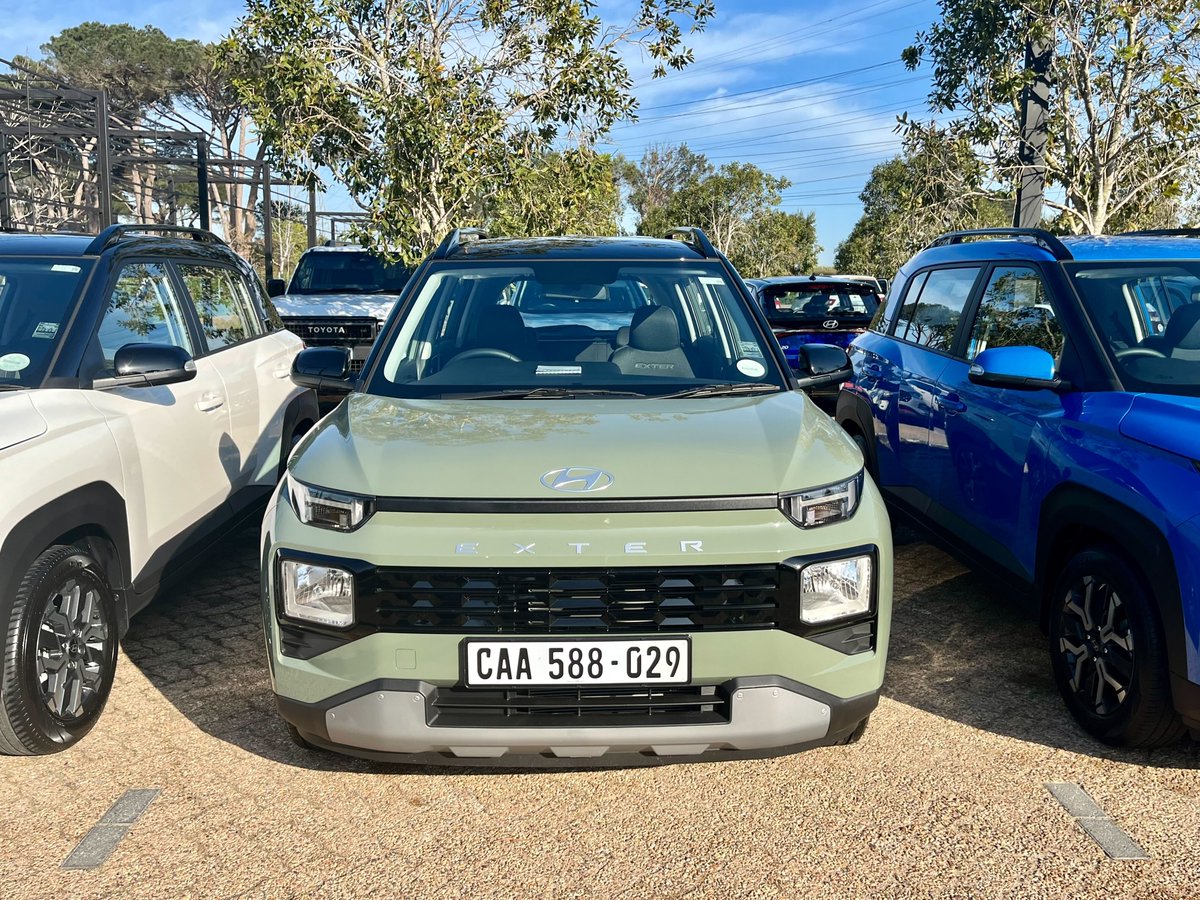 AutoTraderSA's tweet image. We’re in Stellenbosch to drive the brand new @HyundaiSA #Exter, the brand’s smallest #SUV. With prices starting from just R269 900, the Grand i10-based Exter is sure to shake up the segment. Would you consider this Indian-built baby-SUV?