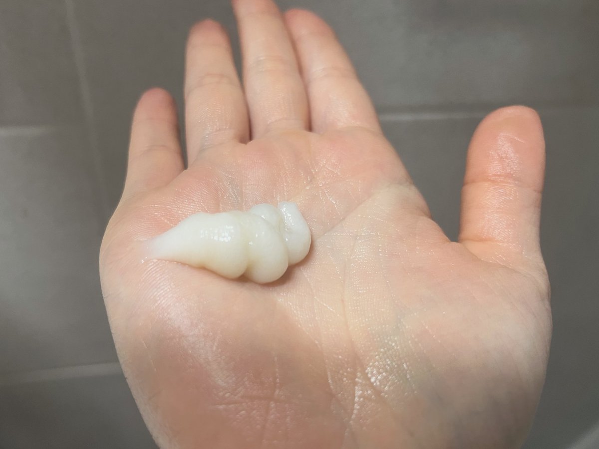 180428mr's tweet photo. 🇰🇷でシャンプー難民の皆様…朗報だよ‼️
PRで頂いたんだけど冗談抜きで髪の毛サラッサラ…ヘアクリップで髪の毛留めようとしたら、サラサラ過ぎて止まらない😂
韓国の美容室でもバズったらしく、お家でサロン帰りのようなケア出来るよ❣️
FREEMOMENTで探してみて!!
#PR #freemoment https://t.co/L02RvXmc6M