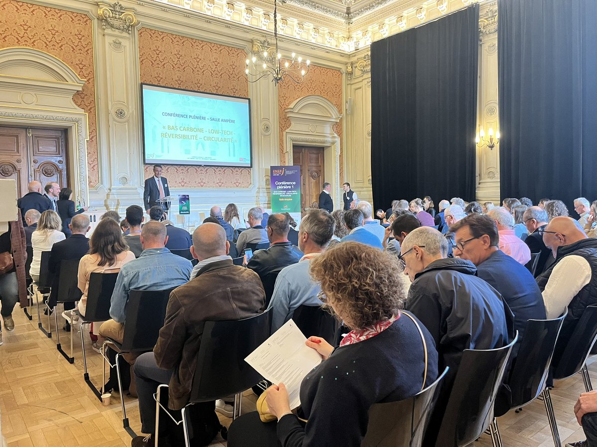 🚀 #EnerJmeeting #Lyon2024 c'est parti ! 
P. Nunes, Dir. de l'event : ""Face aux multiples crises et défis à relever, la filière du #bâtiment est bien disposée « à faire sa part » et elle est bien présente ce jour avec plus de 1500 décideurs inscrits"" 🌿