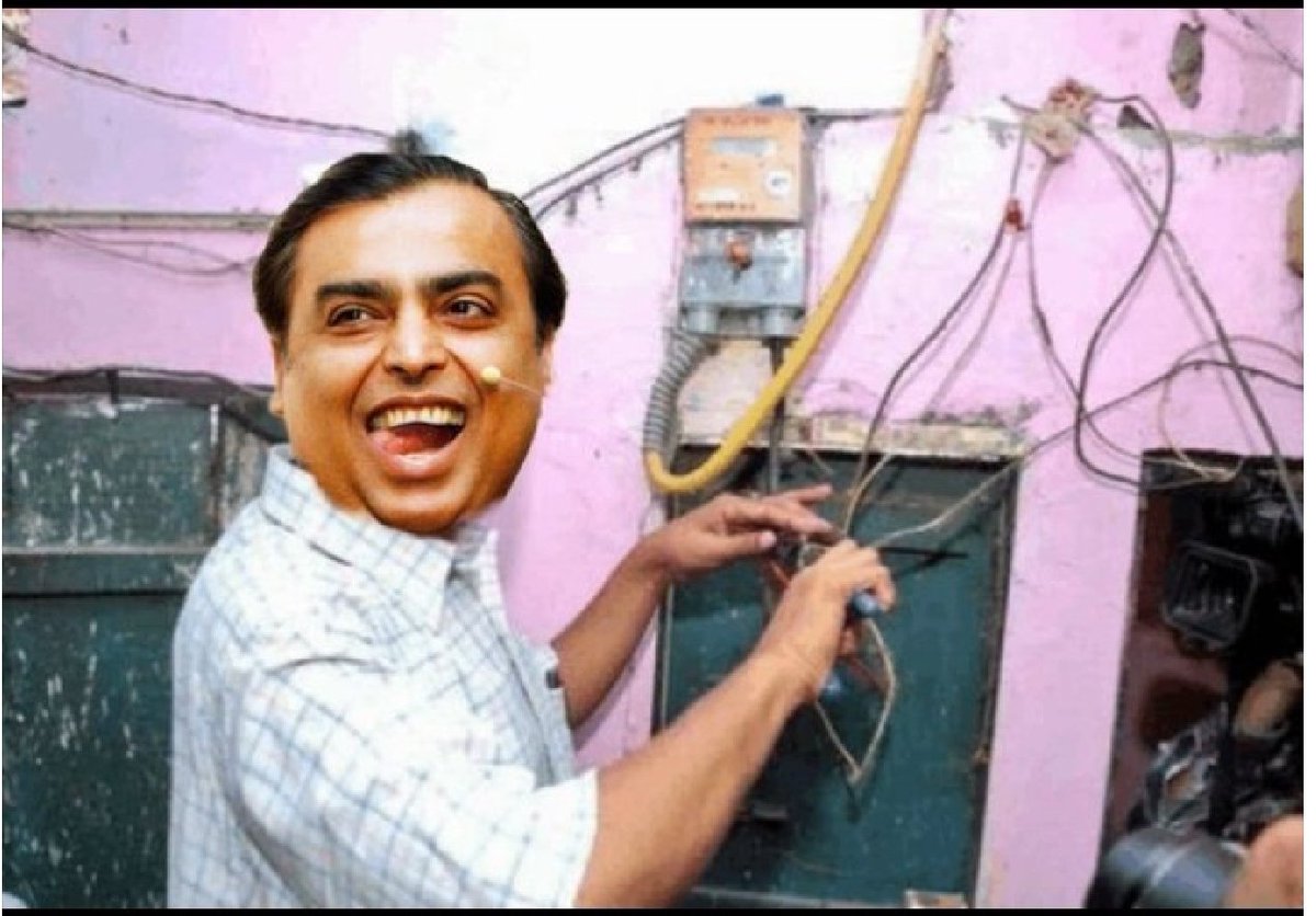 shivamx87's tweet photo. भारत की जनता को बेवकूफ बनाकर सिर्फ दो ही लोगों ने लुटा है एक मुकेश अंबानी दूसरे श्री नरेंद्र मोदी जी!

एक ने फ्री का लालच देकर दुगनी वसूली की है दूसरे ने हर साल 2 करोड़ रोजगार का वादा देकर गुमराह किया है!
#राष्ट्रीय_बेरोजगार_दिवस #jiodown https://t.co/OrIW1RMQAJ