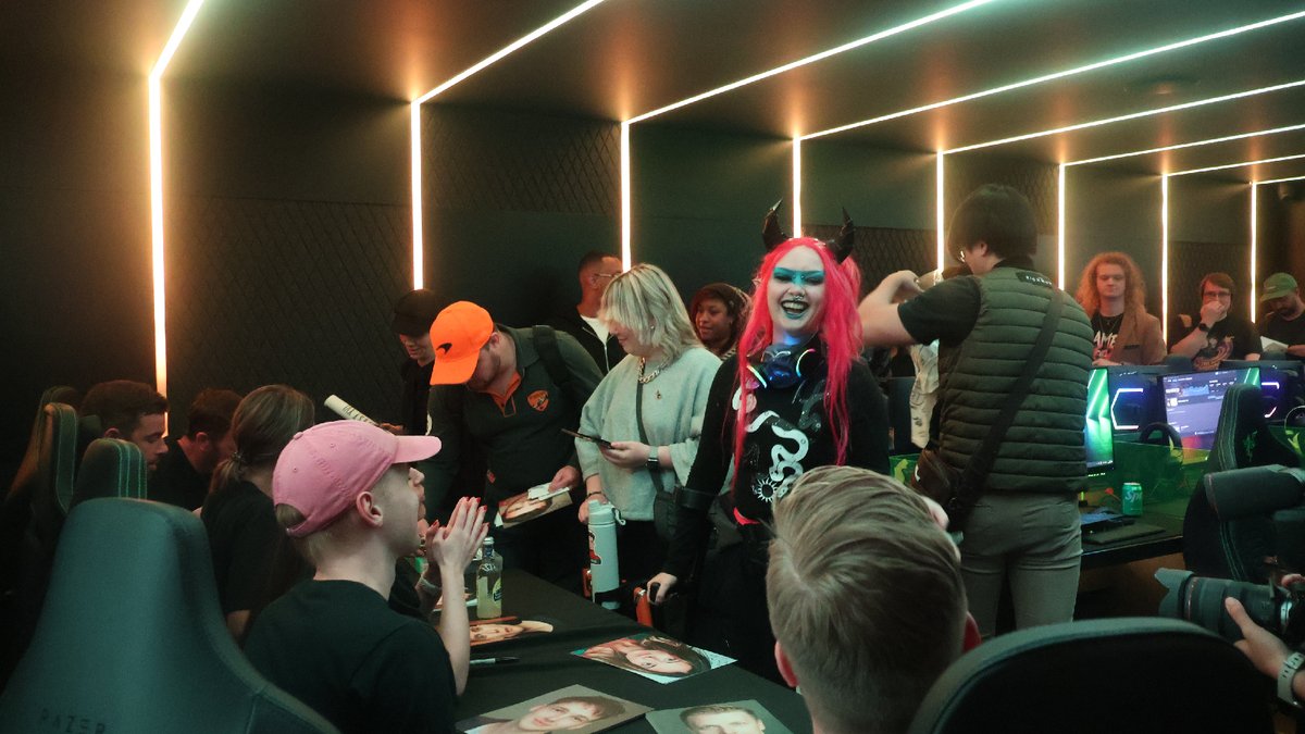 RazerStore tweet media
