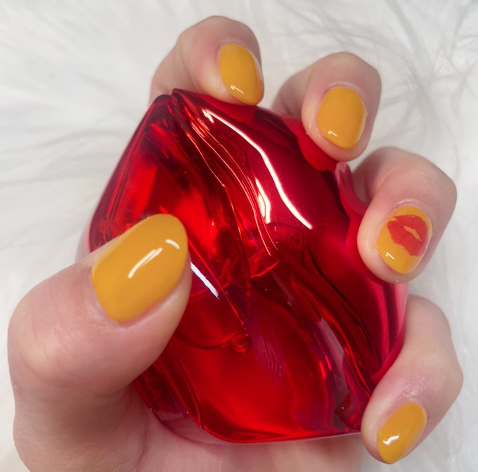 澪にシンプル?ネイルしてもらった〜 https://t.co/IhhUOEqE6G<a href="/tag/%E3%83%95%E3%82%A9%E3%83%BC%E3%82%A8%E3%83%90%E3%83%BC%E3%83%A6%E3%83%AA%E3%82%A4%E3%82%AB"class="tags"><span>#フォーエバーユリイカ</span></a>