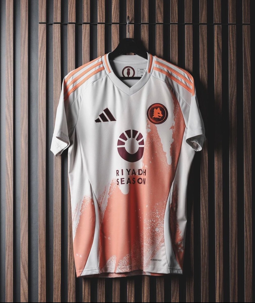 KenWoodJerseys's tweet photo. Club Team Jersey Available for purchase @KenWoodJerseys 

¢150

Nationwide Delivery 🚚 📦 

Kindly Call 0548745692 or WhatsApp me  using this the link ➡️https://t.co/goFWDyAhA3 https://t.co/oVblu3bjdM
