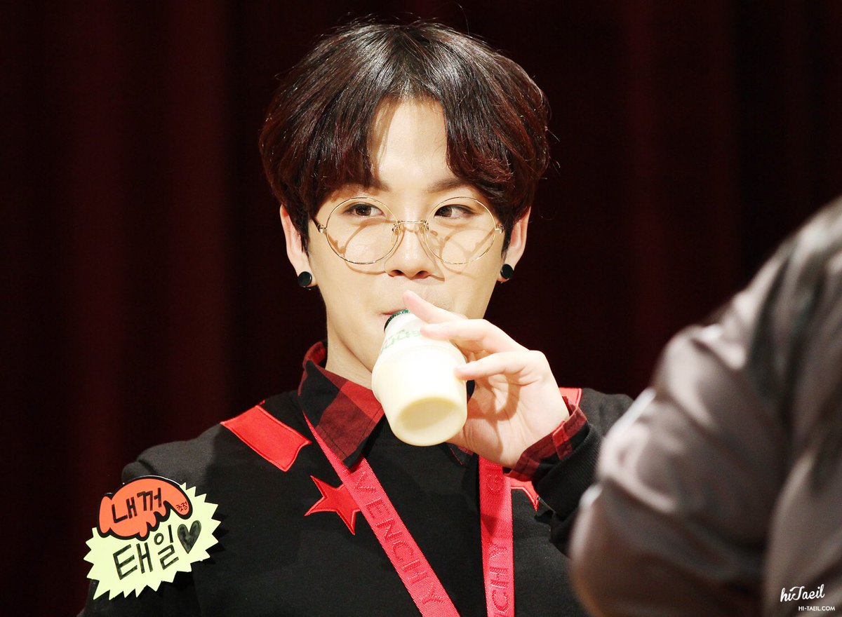 탐라에 오대오 태일이 넘쳐나네,,, 아 진짜 이마에 바보 라고 써주고싶흠 ㅠㅠㅠ(사랑한다는뜻)