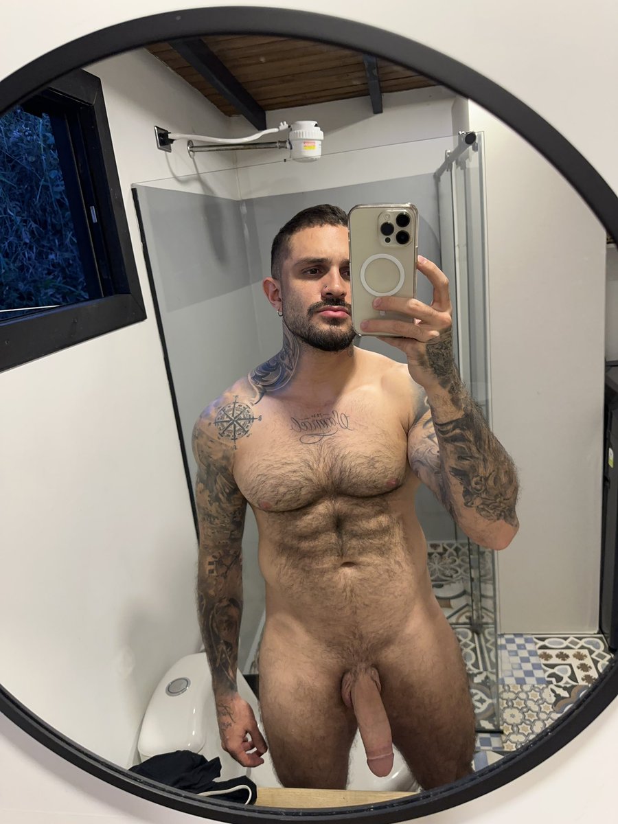 Topmensoficial's tweet photo. @TheJulianChase 🥵 https://t.co/U7n3uZXbqn