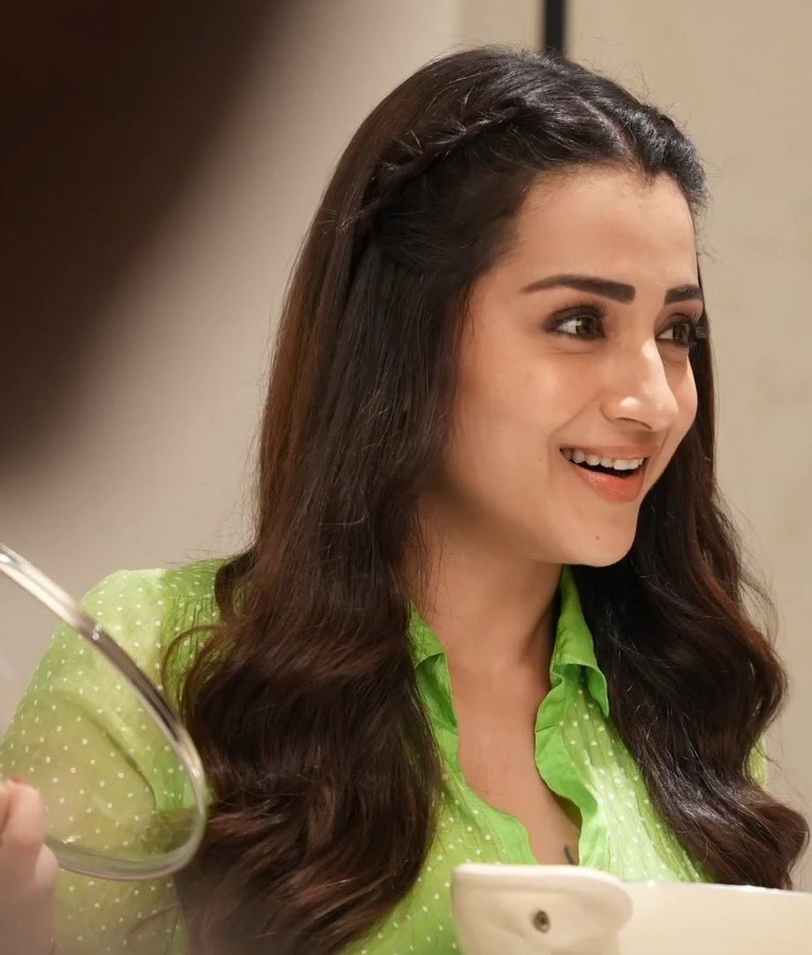 GXqaxLSaYAAQ5y2?format=jpg&name=medium