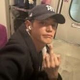 jhhuajaityeiei's tweet photo. 99 problems                         1 solution https://t.co/JZ6W3MWxzD