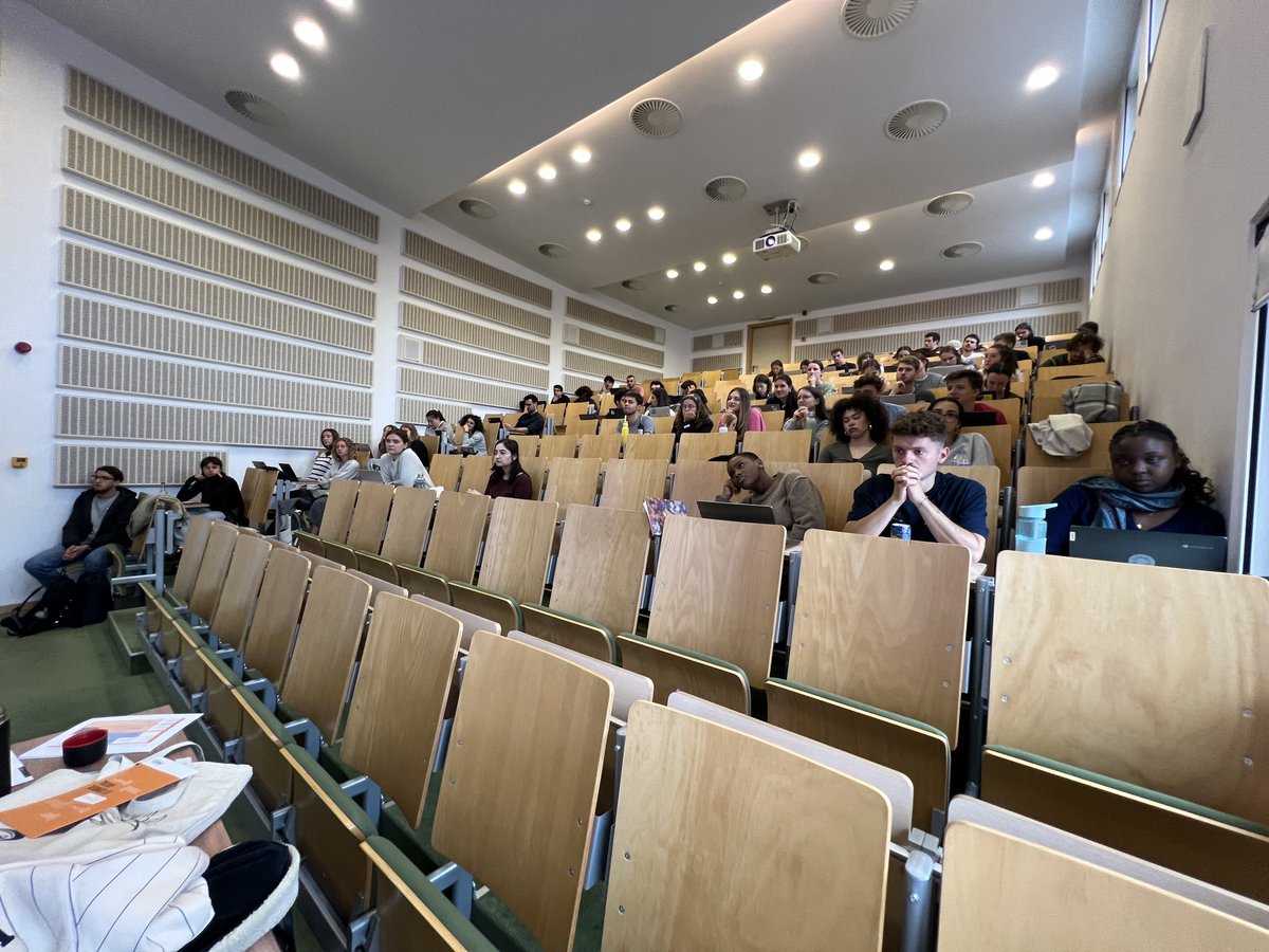 Merci à Jil Theunissen, Juriste à l’⁦<a href="/ajpjournalistes/">Association des Journalistes Professionnels</a>⁩, qui détaille auprès de nos étudiants de Master2 Presse-Information l’entrée dans la profession. ⁦<a href="/ihecs/">IHECS</a>⁩ ⁦<a href="/nordinenabili/">Nordine Nabili</a>⁩