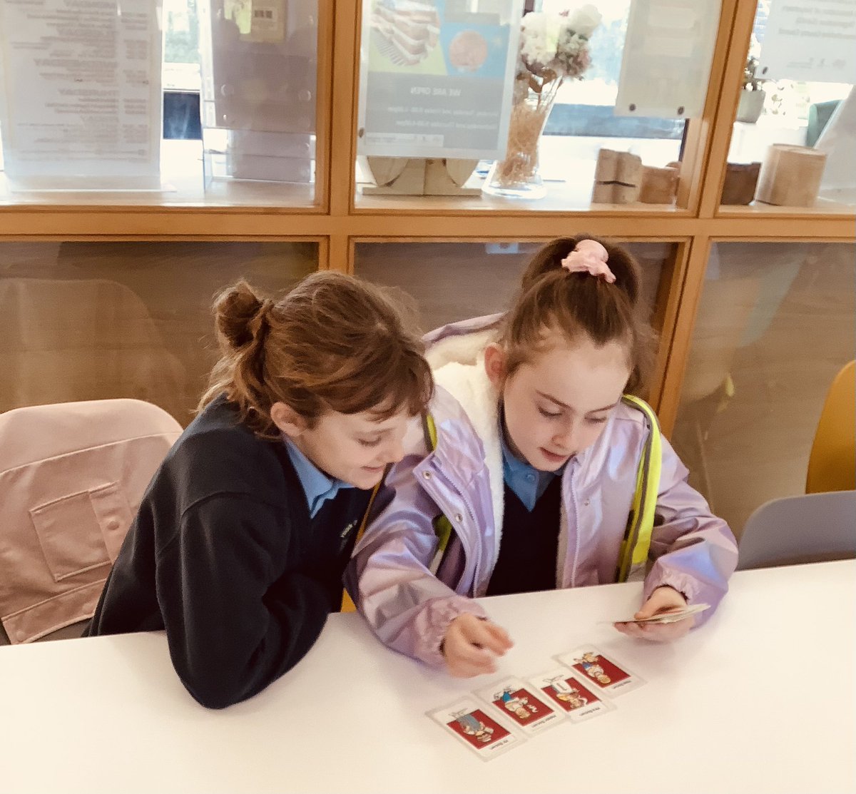Ysgol Gymraeg y Ffin (@ysgolyffin) on Twitter photo Together Works -Hwyl a sbri! chwaraeon ni llawer o gemau gyda ffrindau.
It was so much fun to see our friends and play Welsh language games. #dosbarthblodeuwedd <a href="/EAS_Cymraeg/">Cefnogi'r Gymraeg</a> Together Works -Hwyl a sbri! chwaraeon ni llawer o gemau gyda ffrindau.
It was so much fun to see our friends and play Welsh language games. #dosbarthblodeuwedd <a href="/EAS_Cymraeg/">Cefnogi'r Gymraeg</a>
