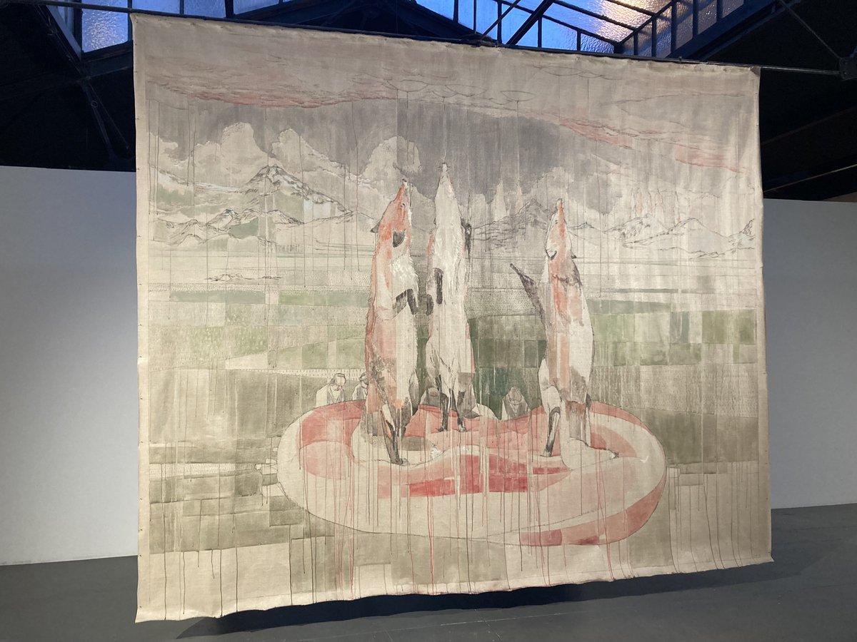 ACFBrussels's tweet photo. Wider Kontrastwut - Soloausstellung der 🇦🇹 Malerin Maria Legat in der renommierten Galerie La Patinoire Royale Bach in #Brüssel. Sie arbeitet v.a. mit großformatigen, prozessorientierten Gemälden, die aktuelle gesellschaftliche Ereignisse aufgreifen. Noch zu sehen bis 19.10.2024 https://t.co/twxxcXJT2d