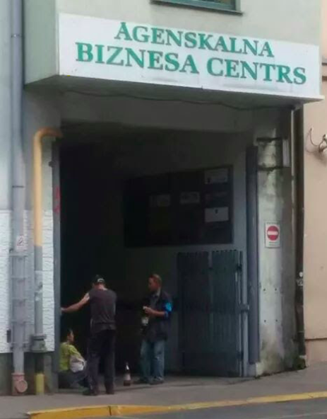 Darbīga diena ofisā.