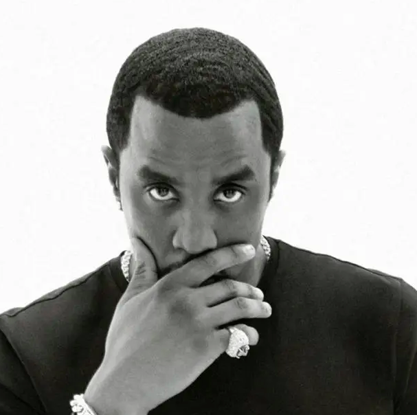ClashMagazine's tweet photo. Music mogul Diddy - Sean Combs - arrested and taken into custody...

It appears that the arrest is linked to alleged sex trafficking and other offences.

https://t.co/78ZF0FNJ5W https://t.co/59zhQGFAzr