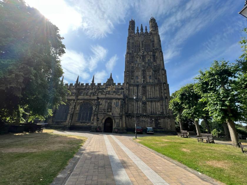 ExploreMyWay's tweet photo. | St Giles' Parish Church 🏴󠁧󠁢󠁷󠁬󠁳󠁿|

The church is one of the finest examples of ecclesiastical architecture to be found in Wales.  There is documentary evidence of a church here as early as the 11th century, though the building in its present form dates mainly from the end of the 15th and the beginning of the 16th centuries.  The tower, 135 feet high, was complete in 1506.   The church is dedicated to St. Giles, although it may have been dedicated formerly to the Celtic Saint Silin or Silyn.

#wrexham #StGiles @wrexham #explore #church