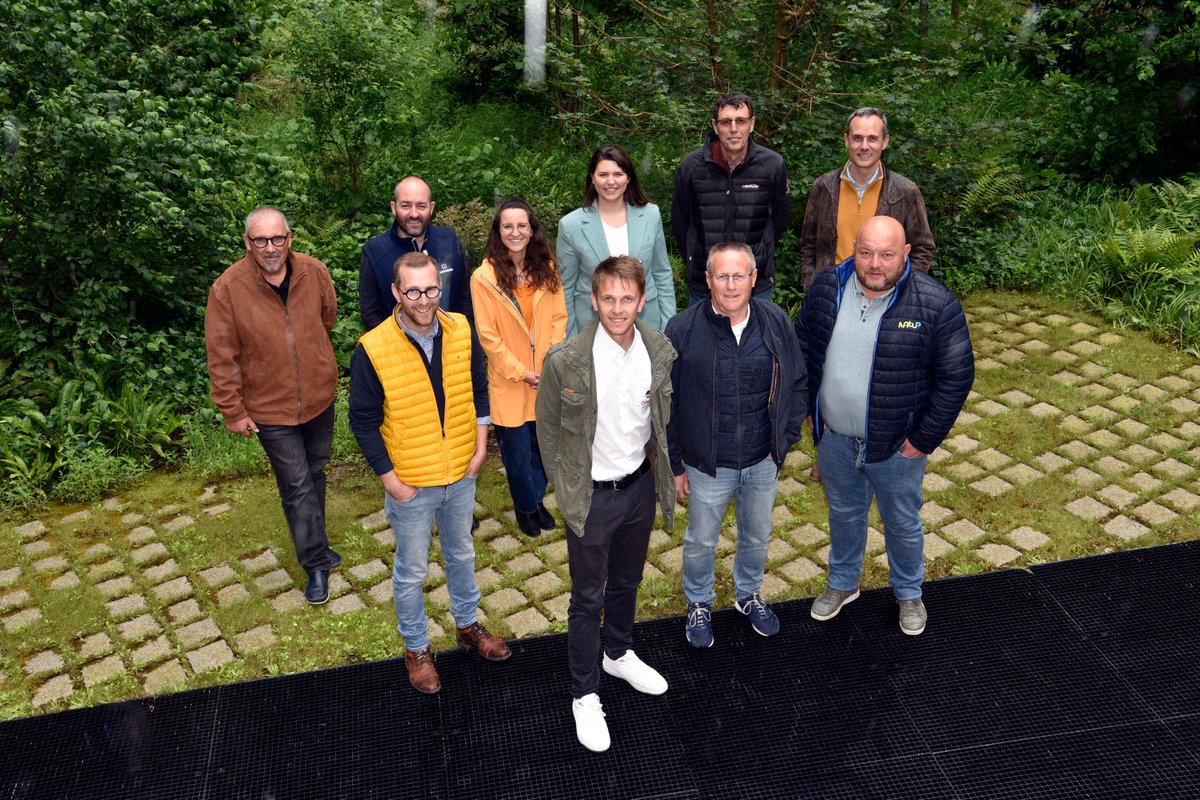 Agrodistribution (@agrodist) on Twitter photo 🔶Grand format🔶
Transformer les systèmes agricoles pour aller vers l'#agroécologie n’est pas négociable : le constat est partagé par les participants à nos 18es Rencontres <a href="/agrodisT/">Agrodistribution</a> 🙋♂️🙋♀️
📢 Découvrez leurs témoignages dans un environnement immersif ⤵️
agrodistribution.fr/en-ce-moment/a… 🔶Grand format🔶
Transformer les systèmes agricoles pour aller vers l'#agroécologie n’est pas négociable : le constat est partagé par les participants à nos 18es Rencontres <a href="/agrodisT/">Agrodistribution</a> 🙋♂️🙋♀️
📢 Découvrez leurs témoignages dans un environnement immersif ⤵️
agrodistribution.fr/en-ce-moment/a…