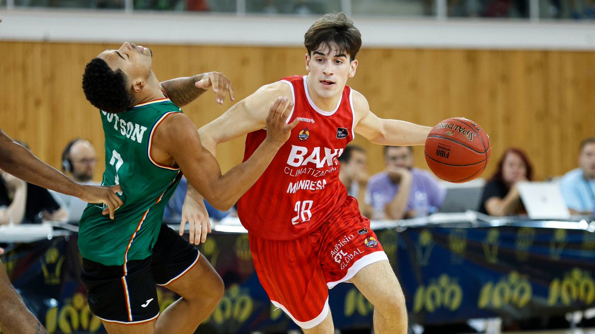 BasquetManresa's tweet photo. 🔏 𝐑𝐞𝐧𝐨𝐯𝐚𝐜𝐢𝐨́
⏩ Max Gaspà firma contracte per 2 temporades + 2 d'opcionals amb el #BAXIManresa.
✅ El #MadeinManresa seguirà creixent a casa amb el nostre sénior 🅱️!
👊 A seguir pencant, Max! https://t.co/oZxmoZYlAa