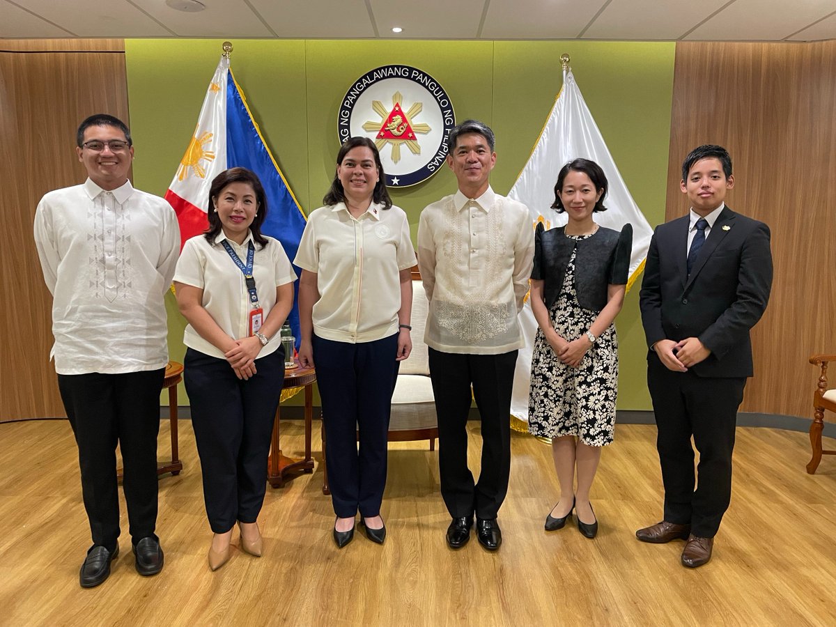 AmbJPNinPH's tweet image. Honored to pay a courtesy call on VP @indaysara! Japan’s unwavering commitment to supporting Mindanao’s economic dev't &amp;amp; advancing the peace process remains strong. 🌐🕊️ Looking forward to working together as #PartnersInProgress for stronger 🇯🇵🇵🇭relations!
