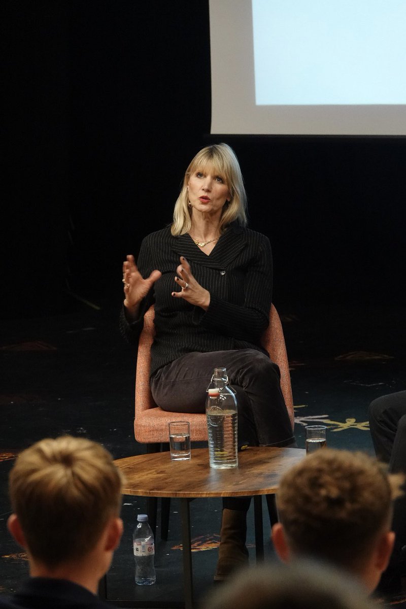 Delighted to welcome back former pupil <a href="/Tessadunlop/">Dr Tessa Dunlop</a> for our first Sixth Form Lecture of the season! 🤩👏

Dr Dunlop spoke about the ‘Roots’ of her own journey, from her days at Strathallan to becoming a bestselling author and historian 🙏

Thank you!

#StrathFamily #ProudSchool