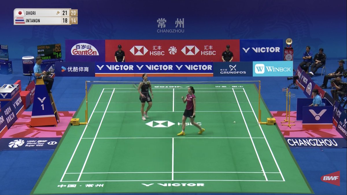 BadmintonCat's tweet photo. 【🏸#中国オープン2024】
[🇨🇳常州市 時差-1H]

《WS R32》

🇯🇵#大堀彩 2回戦進出😸
2(21-18,21-14)0
🇹🇭Ratchanok INTANON

安定してました♪

※画像はBWF TVより

#バドミントン #BIRDJAPAN #Super1000 https://t.co/8ErPbxQ1MB