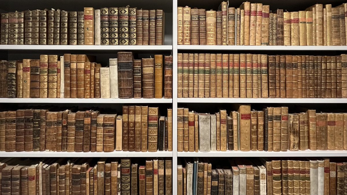 The @Vitterhetsakad &amp; <a href="/raa_se/">Riksantikvarieämbetet</a> are now inviting applications from junior scholars for projects using the special collections at the archive or library of the Swedish National Heritage Board. Two fellowships will be awarded. Apply by 1 Nov 2024.

More info: raa.se/lagar-och-stod…