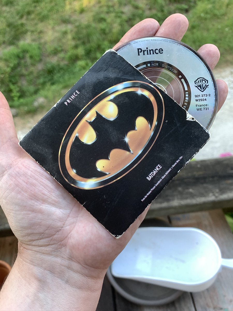 J’ai retrouvé dans mes affaires cet objet que les moins de 40 ans ne peuvent pas connaître. J’en avais plein…
Vous vous souvenez la tchim ?