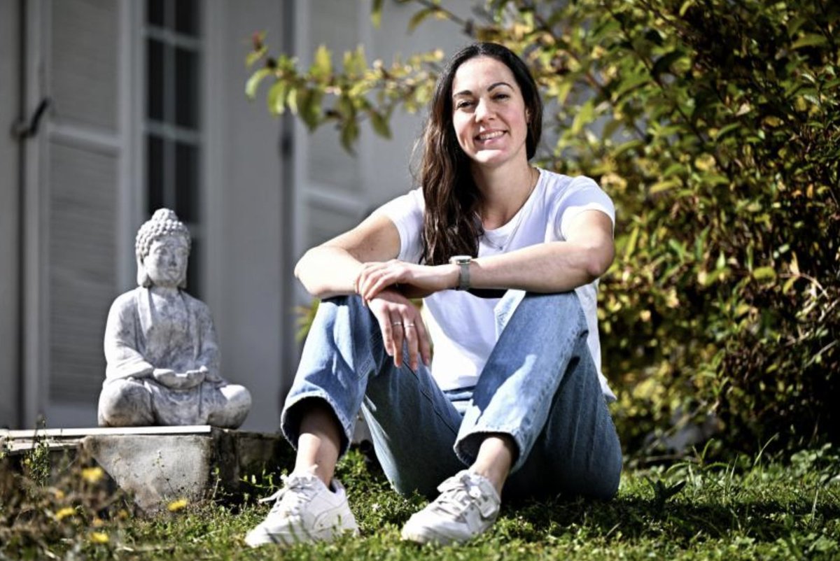 Capitaine des Bleues sans le vouloir, formidable défenseuse, aussi discrète qu'indispensable, Sarah Michel Boury tire sa révérence. <a href="/AmauryPerdriau/">Amaury Perdriau</a> retrace la carrière d'une grande du basket français.
lequipe.fr/Basket/Article…