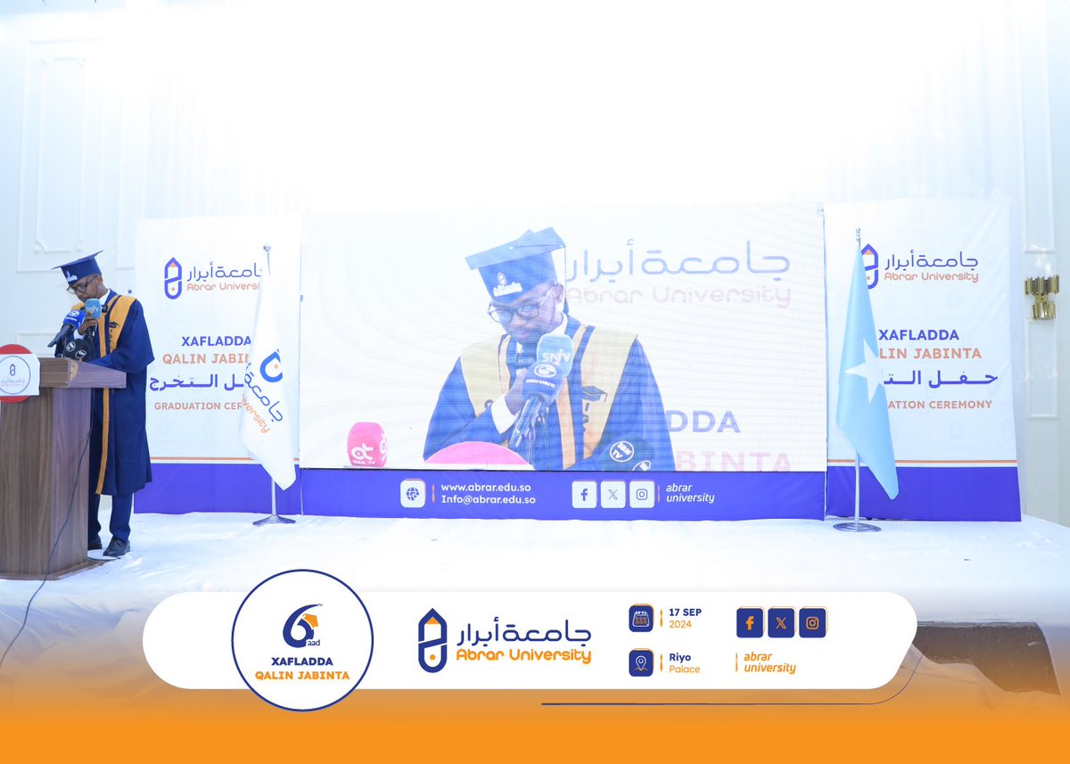Waxaa Hadda Stage-ka taagan Eng. C/raxmaan Maxamed Cali oo ku hadlaya Kalimadda Qalinjebiyaasha.
Xafladda Qalinjebinta dufcada 6-aad,
.
.
.
#6th_convocation
#Abraar2024
#AU_Graduation
#Admission_is_open
#nagu_soo_biir
#Abrar_University
#from_theory_to_practice
