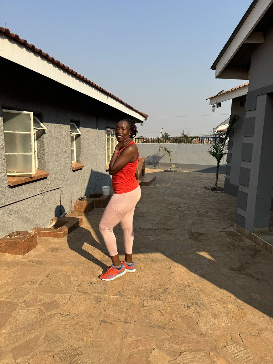 RoyalRunnes's tweet image. Today I ran with my heart because initially my body didn’t want but I just kept going. 146 to go for the month. Finishing my birthday month in style 

#340kmforRopa