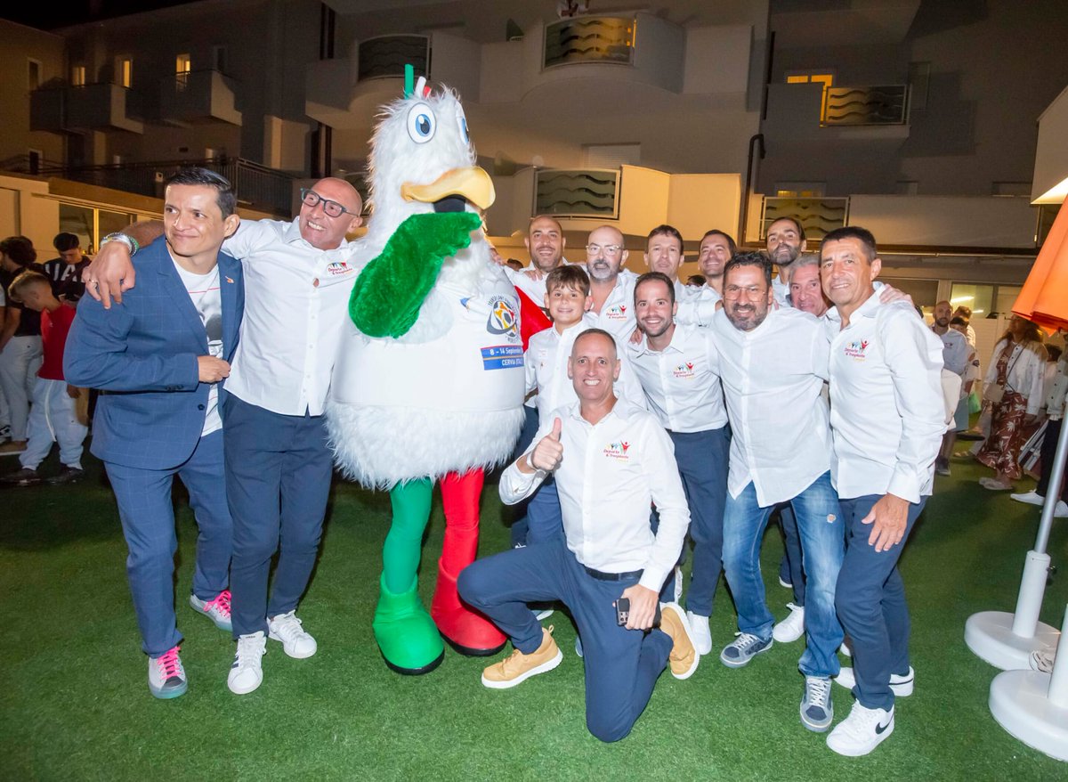 1°Copa Mundial de Trasplantados⚽️ en Cervia (Italia)
deporteytrasplanteespana.com/1a-copa-mundia…
El Equipo Nacional De Fútbol de Trasplantados de DyTE🇪🇸 ha quedado Subcampeón, logrando así la medalla de Plata
#transplantfootballworldcup #tfwc2024 #ONT_esp #trasplante #DonaÓrganos
<a href="/rfef/">RFEF</a>