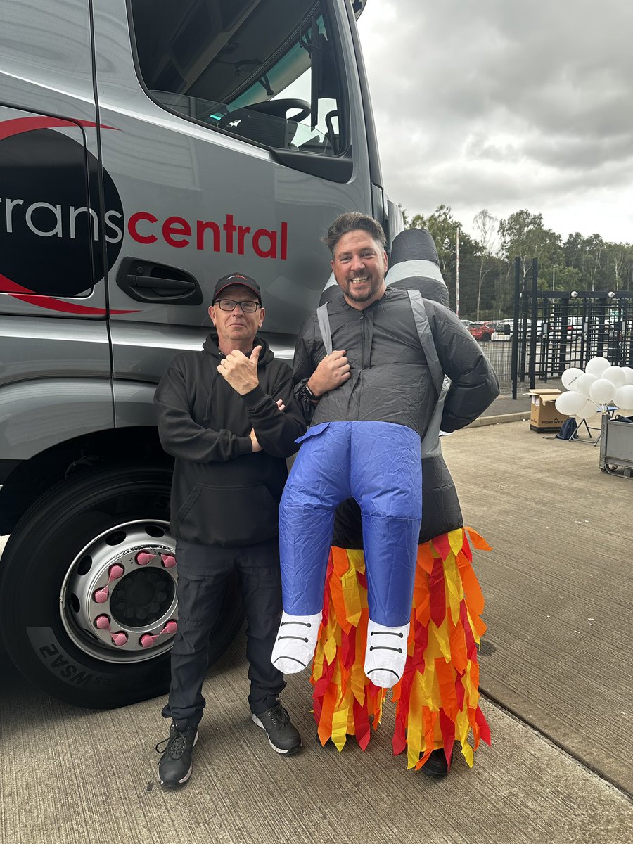 TranscentralUk's tweet image. Transcentral were delighted to receive an invite to showcase our truck at Gestamp, Wolverhampton’s Annual Family Open Day on Saturday.
   
The children loved the opportunity to get into the drivers seat and have a photo or two and we all had a wonderful day meeting everyone!