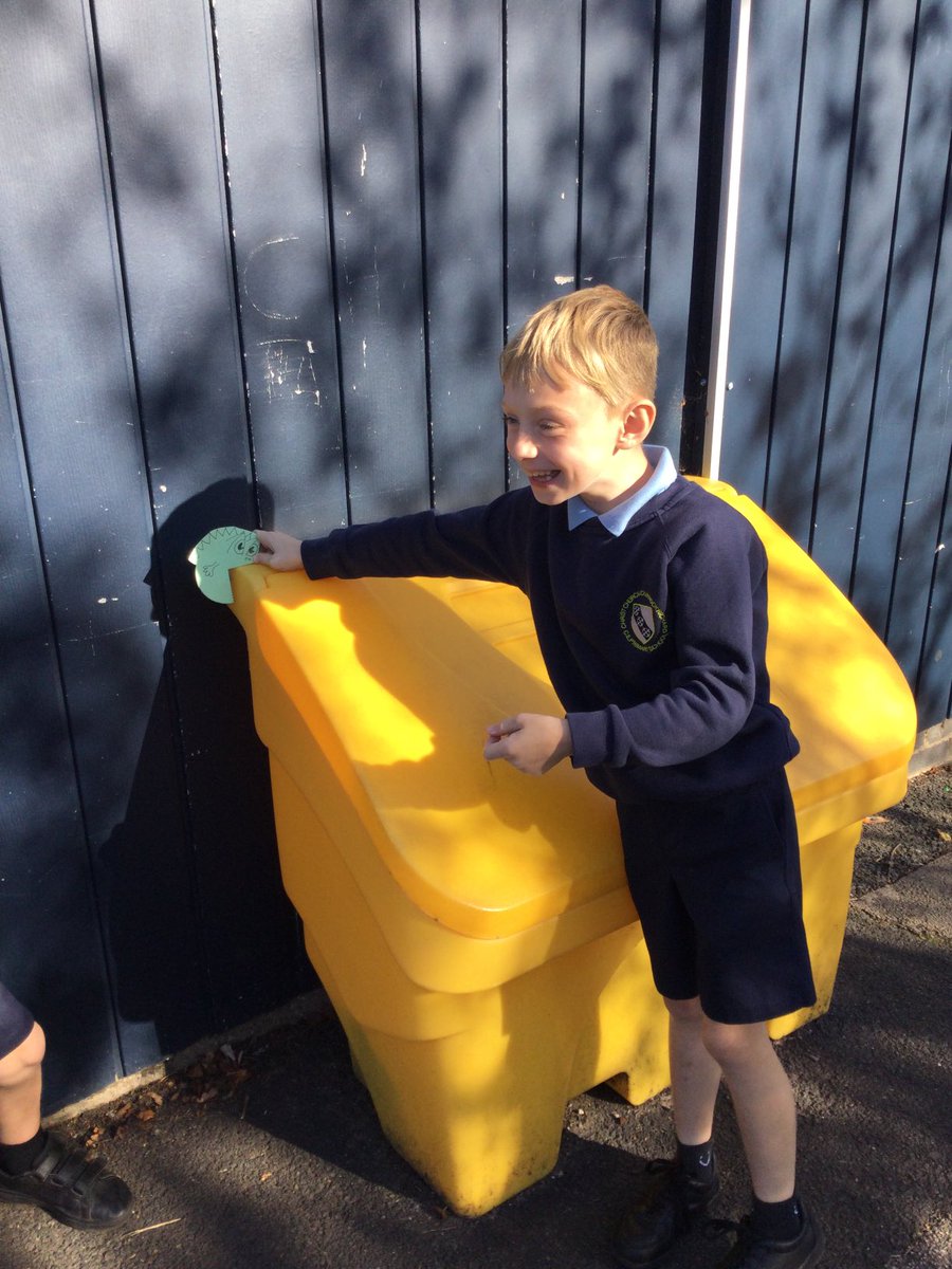 CCCRPrimary's tweet photo. Year 3 have been on a right angle hunt on the playground
#cccrmaths https://t.co/BFm4jpar8K