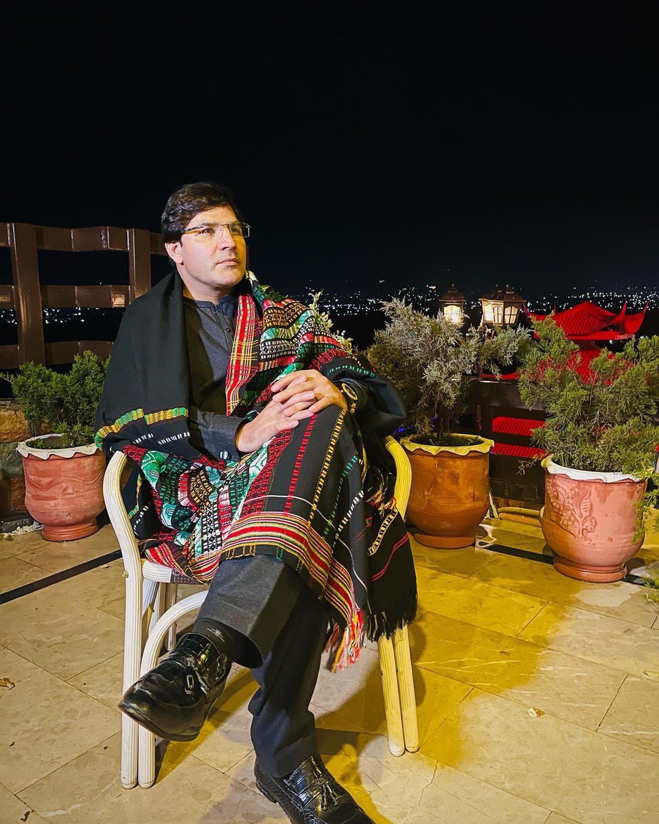 یوولسم اکتوبر د پښتون ولس د ژوند روزګار، امن او ورورولۍ لپاره د هرې ډلې او هر فکر پښتانه په دې یوه خبره متفق شۍ چې مونږ اول امن او بیا د برابرۍ په بنیادونو د ژوند حقوق غواړو

د قامي جرګې ورځ 👇🏾
ته وائې چې پښتون لېوه؟ ځنګل ورله پکار دی؟
خو زه وایم چې نه کنه څوک خپل ورله پکار دی