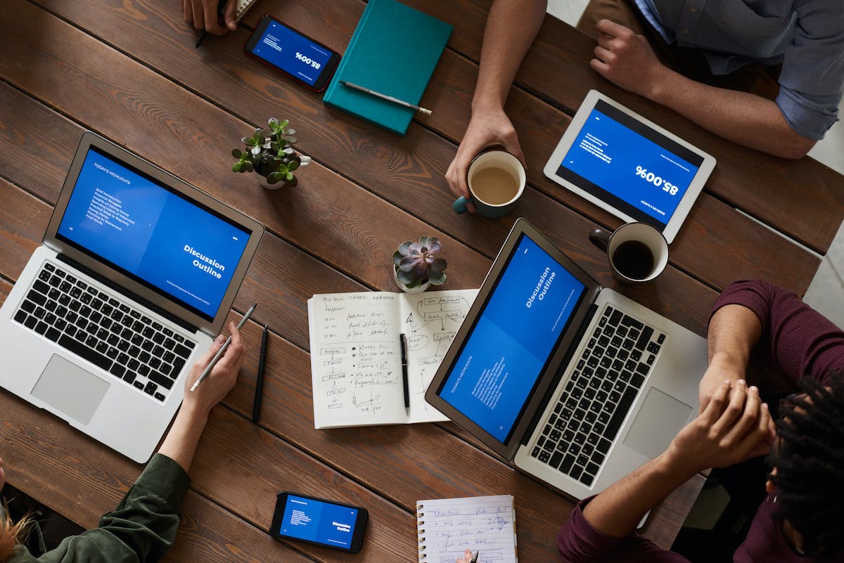 expatpat's tweet photo. This edition of the HR Transformed newsletter focuses on the debate between integrated HR systems and best of breed.

Like, comment, question in the link below 👇
https://t.co/BhDYq755Xz

#HRTech #HRIS #HRDigitisation #HRTransformation #DigitalHR #EmployeeExperience #futureofwork https://t.co/WJwbNmlno5