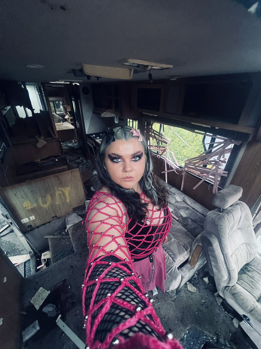 weareuglyclub's tweet image. the BBC have selected us to trial their new Orbit platform. I just checked it out and it’s sick. if u wanna find some new music go check it out it’s rly fun and u might just stumble across UGLY CLUB too. Happy banger hunting 

Ty @bbcintroducing xoxox 

#bbcintroducing